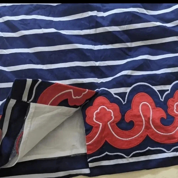 Vineyard Vines | Navy & White Striped Scalloped Embroidered Pencil Skirt Size 00 - Picture 8 of 8